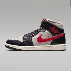 Air Jordan 1 Mid Women’s Shoes